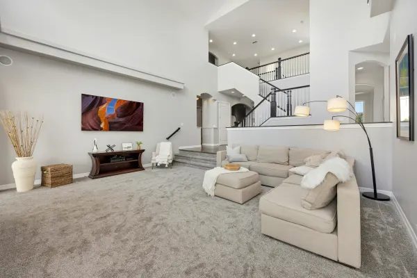 Soft carpet flooring in a cozy living room